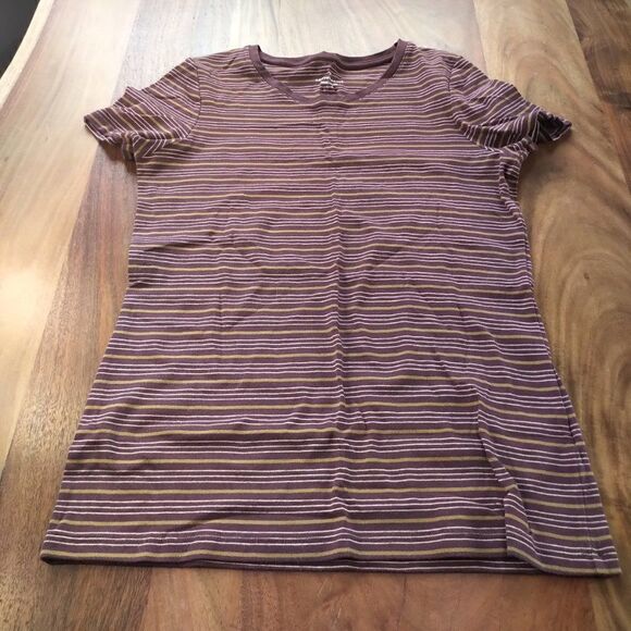 Fitted T-Shirt - Picture 2 of 6